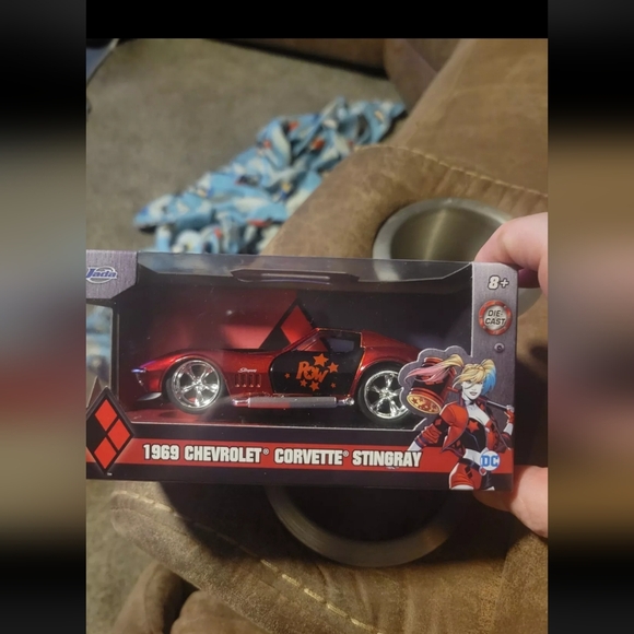 Chevrolet Corvette Stingray 1969 DC Comics Harley Quinn - Jada 1/32 Scale BOXED - Picture 1 of 8